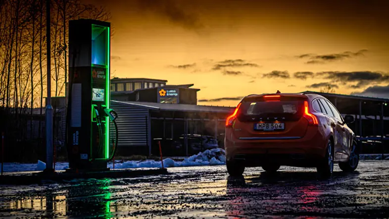 Test av betallösning på Luleå Energis superladdare (1)